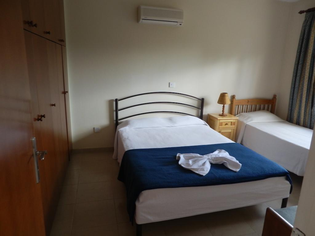Byreva Apartments Пафос Экстерьер фото